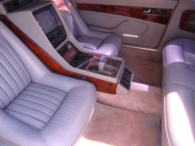 1982 Black Mercedes-Benz 300-Series Limousine