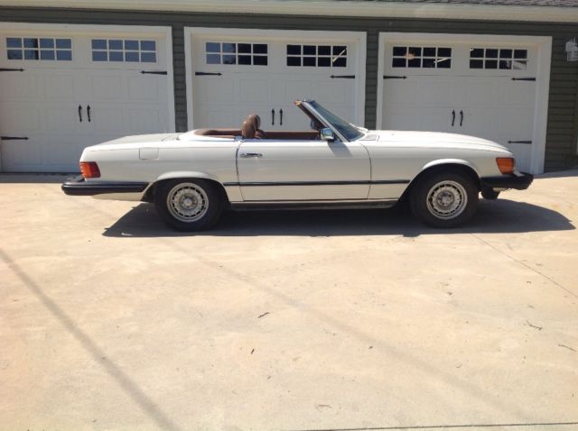 1985 White Mercedes-Benz SL-Class Convertible