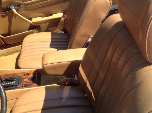 1985 White Mercedes-Benz SL-Class Convertible