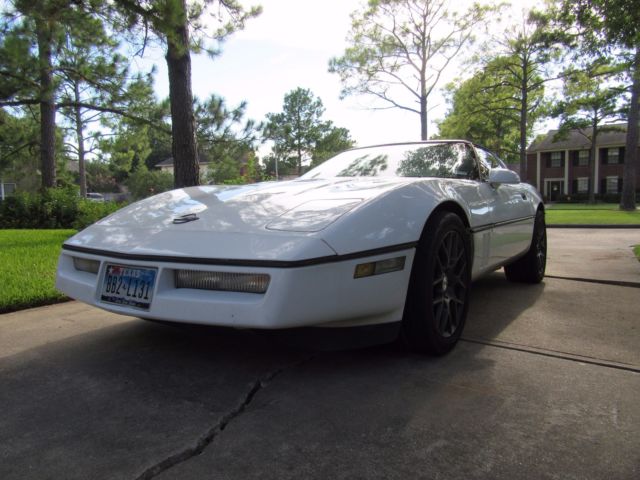 1990 White Chevrolet Corvette