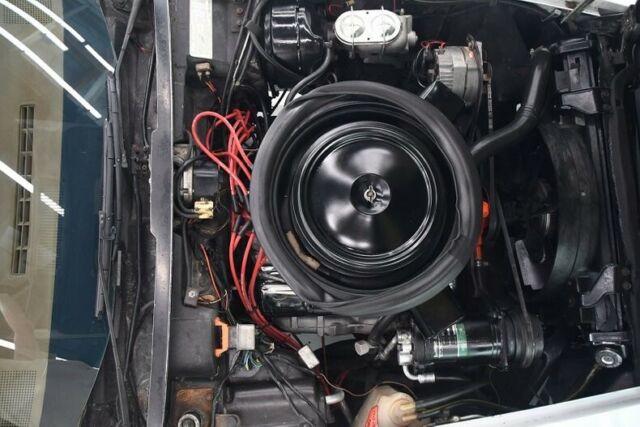 1974 White Chevrolet Corvette Coupe