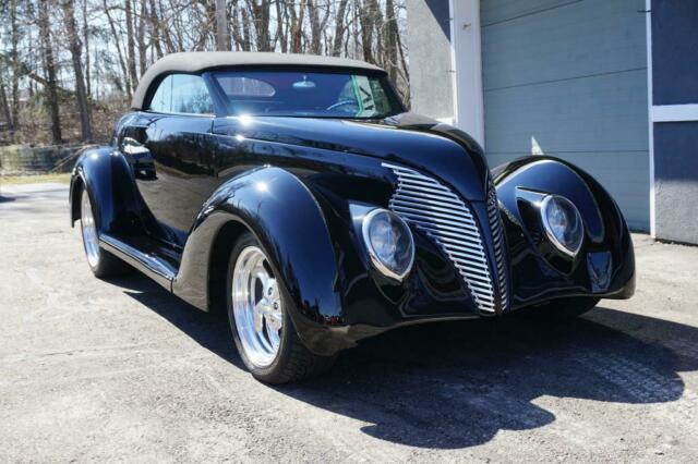 1939 Black Ford Cabriolet Coupe