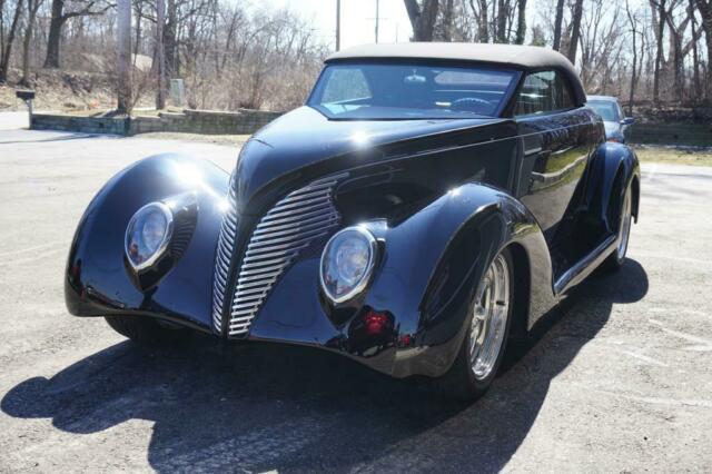 1939 Black Ford Cabriolet Coupe