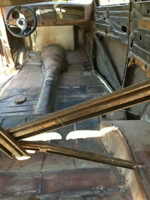 1939 Ford Deluxe Sedan