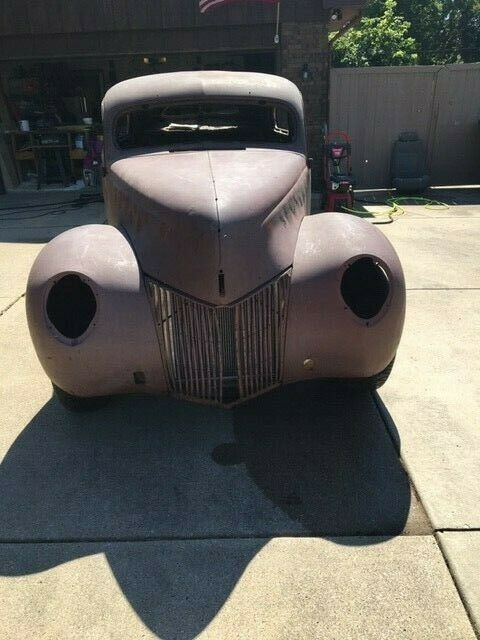 1939 Ford Deluxe Sedan