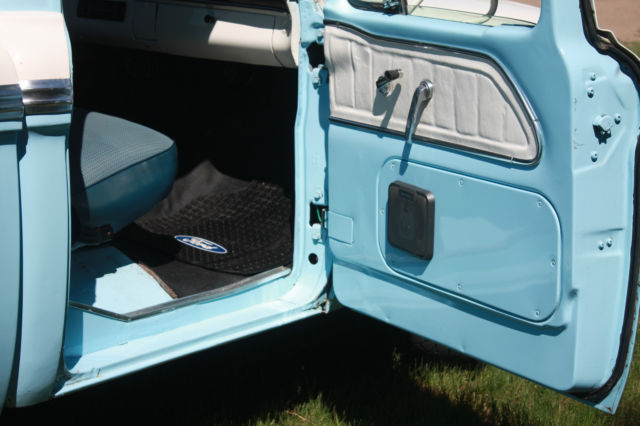 1966 Blue/white Ford F-250 Twin I Beam