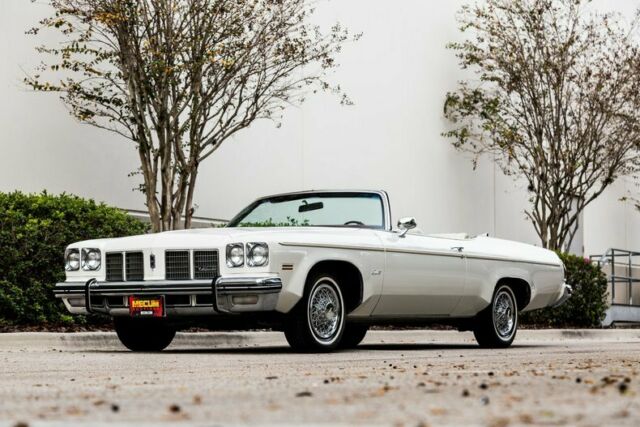 1975 White Oldsmobile Eighty-Eight Convertible