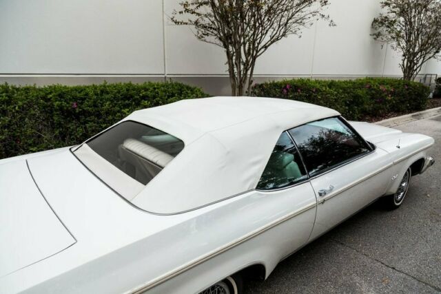 1975 White Oldsmobile Eighty-Eight Convertible