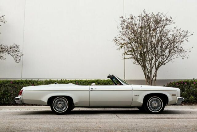 1975 White Oldsmobile Eighty-Eight Convertible