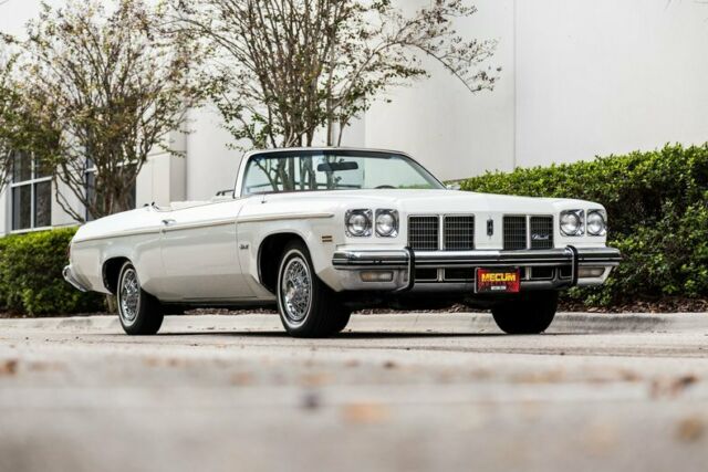 1975 White Oldsmobile Eighty-Eight Convertible