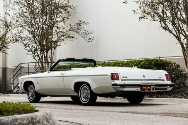 1975 White Oldsmobile Eighty-Eight Convertible