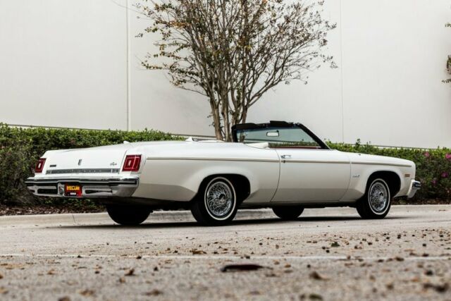 1975 White Oldsmobile Eighty-Eight Convertible