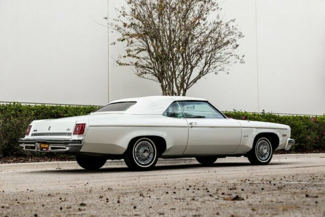 1975 White Oldsmobile Eighty-Eight Convertible