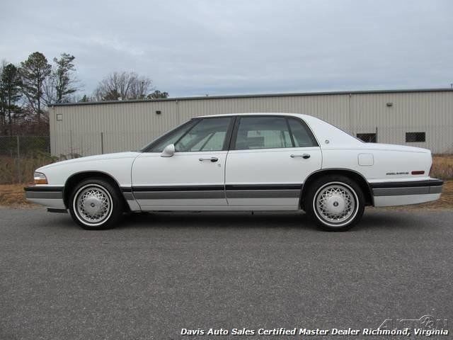1994 White Buick Park Avenue Sedan