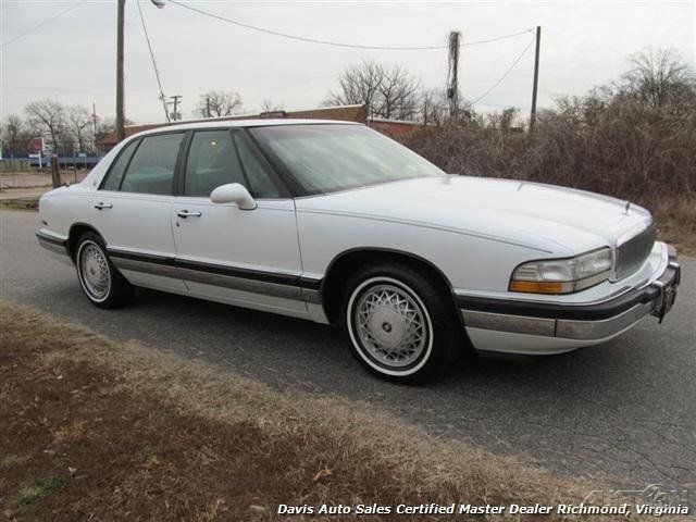 1994 White Buick Park Avenue Sedan
