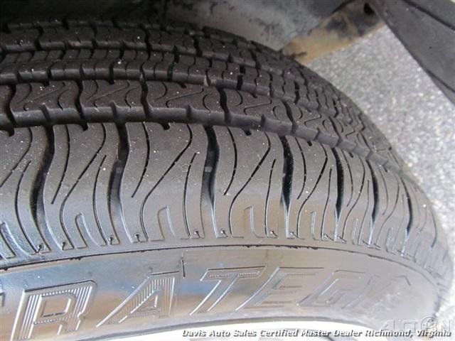 1994 White Buick Park Avenue Sedan