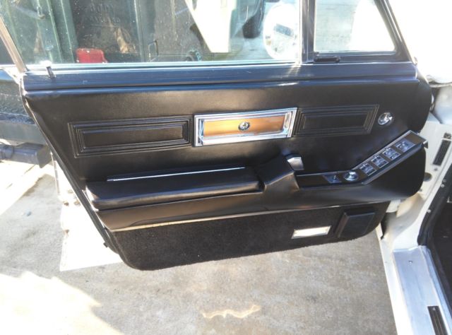 1968 White Chrysler Imperial Sedan