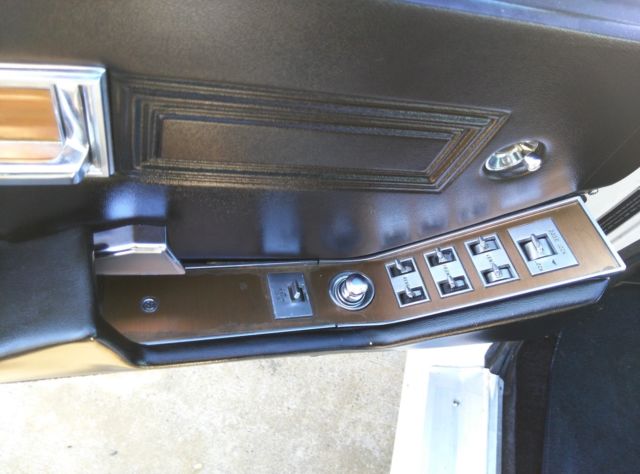 1968 White Chrysler Imperial Sedan