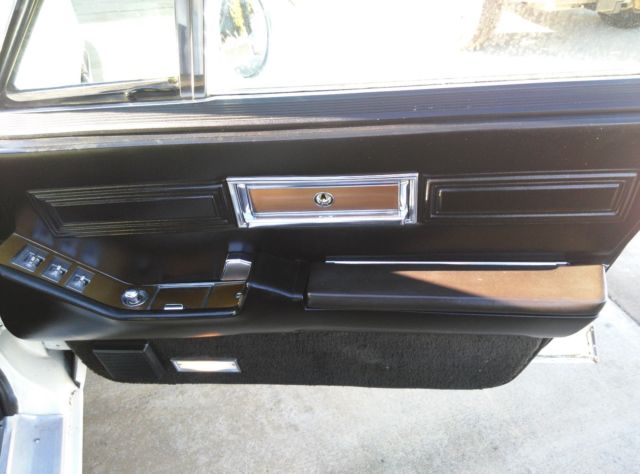 1968 White Chrysler Imperial Sedan