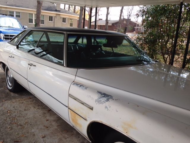 1976 White Buick LeSabre Sedan