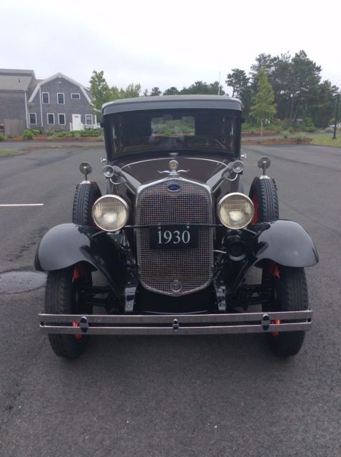 1930 Black/Burgendy Ford Model A 4dr touring