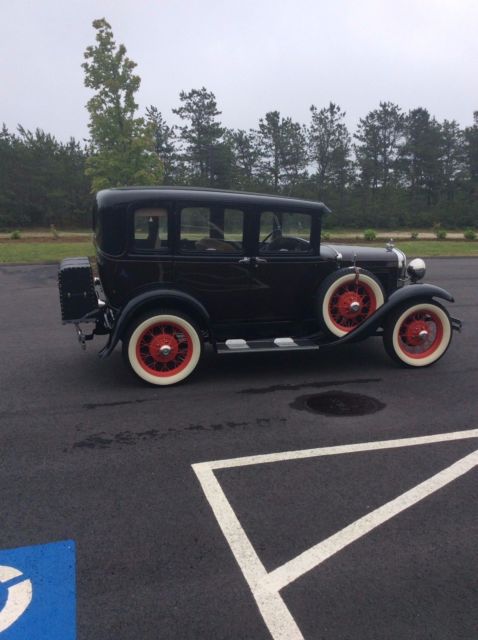 1930 Black/Burgendy Ford Model A 4dr touring