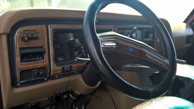 1991 Burgundy Ford E-Series Van extended cargo