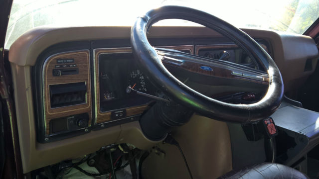 1991 Burgundy Ford E-Series Van extended cargo