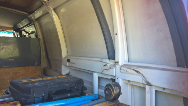 1991 Burgundy Ford E-Series Van extended cargo