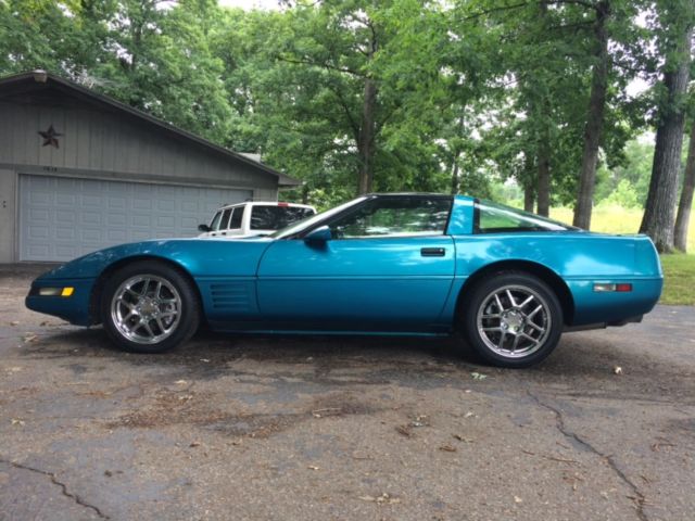 1993 Blue Chevrolet Corvette Coupe