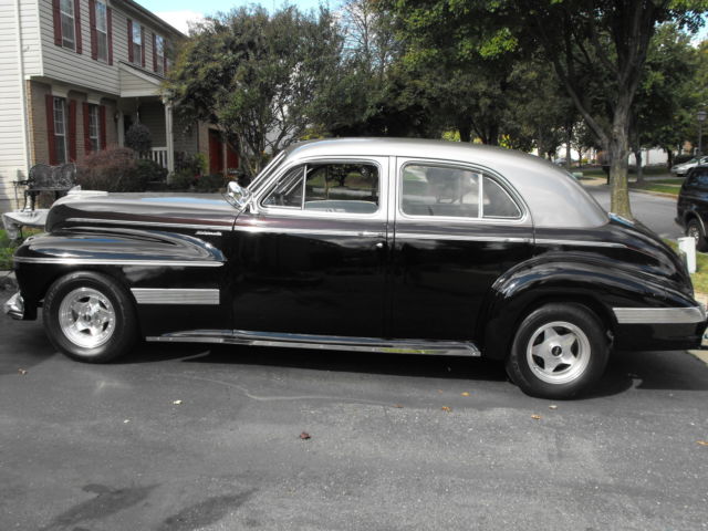 1941 silver, blk cherry, blk Oldsmobile Ninety-Eight Sedan