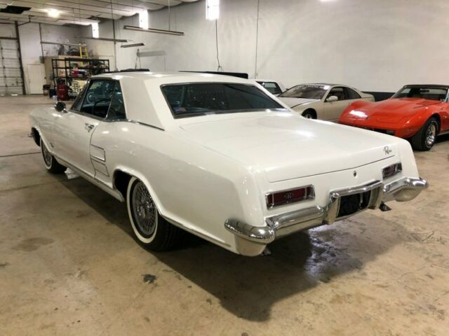 1964 White Buick Riviera Hardtop