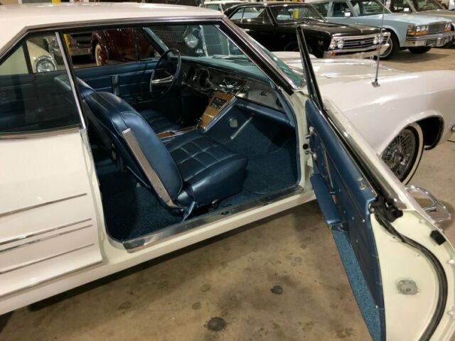 1964 White Buick Riviera Hardtop