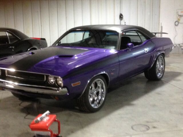 1971 Plum crazy purple Dodge Challenger Coupe
