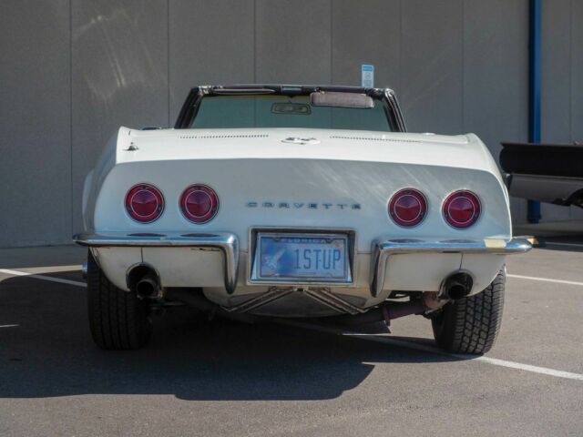 1968 White Chevrolet Corvette --