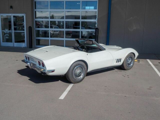 1968 White Chevrolet Corvette --