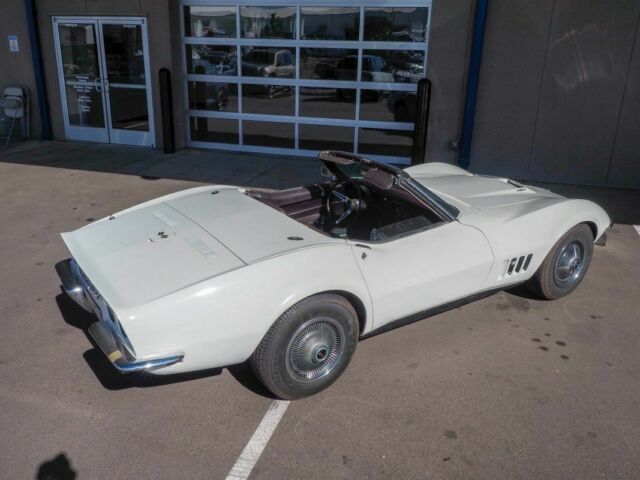 1968 White Chevrolet Corvette --