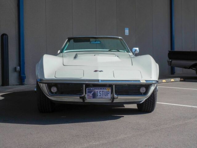 1968 White Chevrolet Corvette --