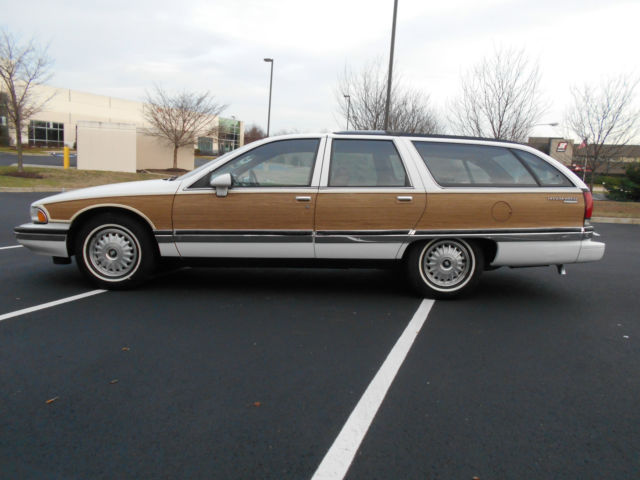 1994 White Buick Roadmaster Wagon