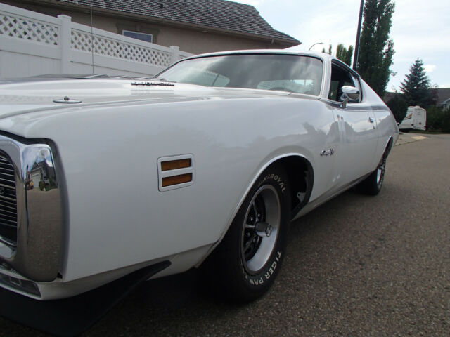 1971 White Dodge Charger Coupe