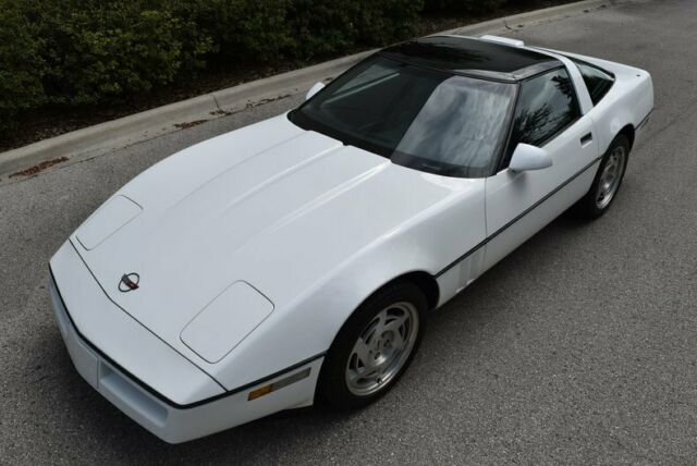 1990 White Chevrolet Corvette Coupe