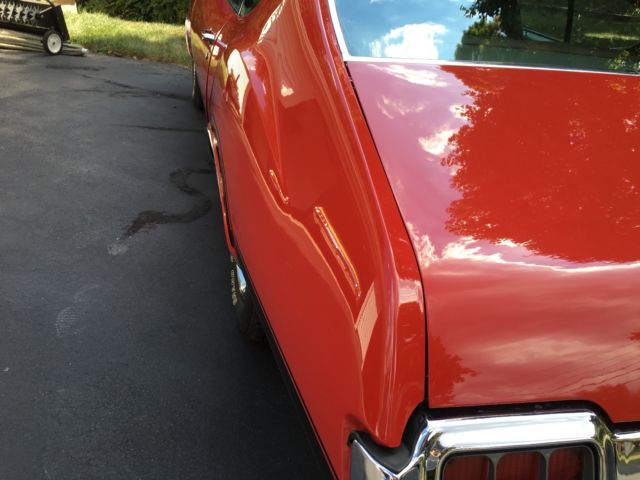 1972 Red Oldsmobile 442 Coupe
