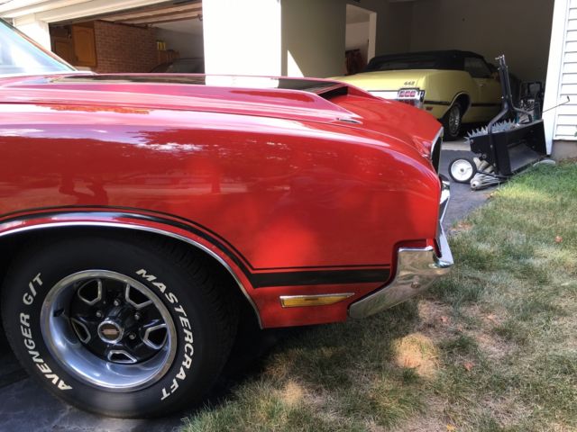 1972 Red Oldsmobile 442 Coupe