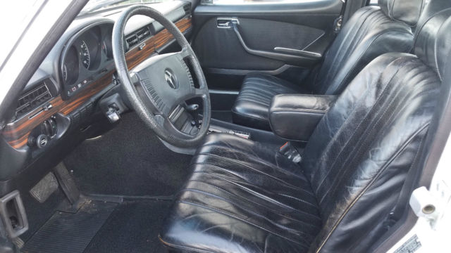 1973 White Mercedes-Benz 400-Series Sedan