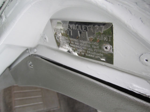 1974 White Chevrolet Corvette