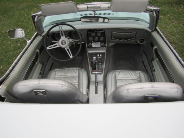 1974 White Chevrolet Corvette