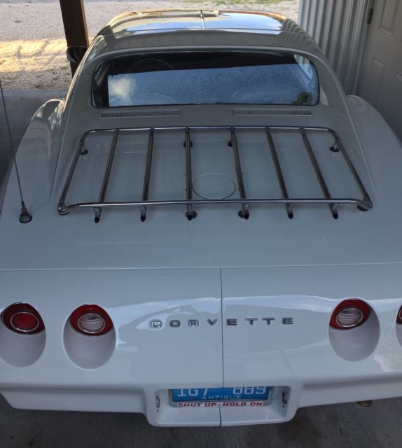1974 White Chevrolet Corvette Coupe