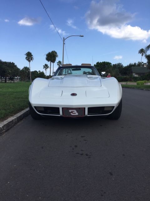 1974 White Chevrolet Corvette Coupe