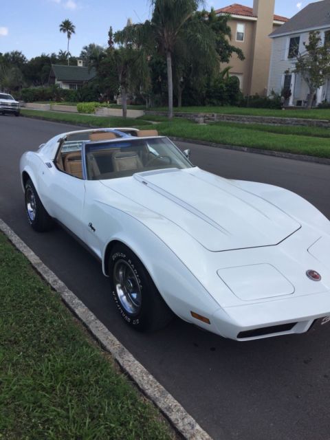 1974 White Chevrolet Corvette Coupe