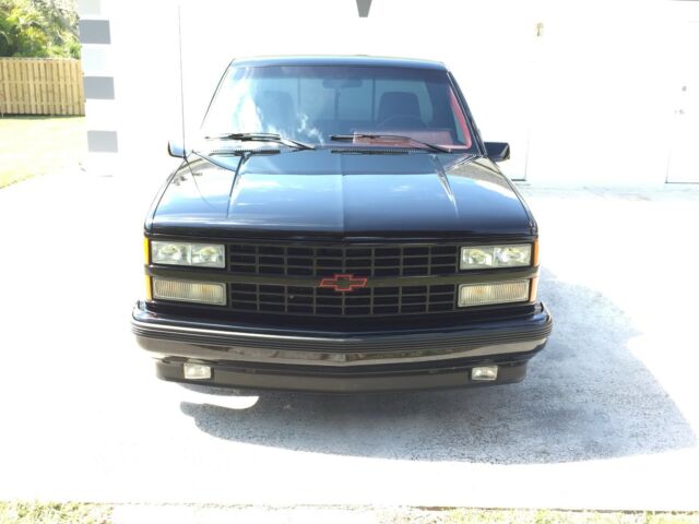 1990 Black Chevrolet C/K Pickup 1500 Standard Cab Pickup